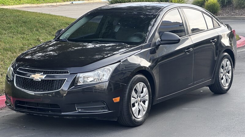Used 2014 Chevrolet Cruze LS FWD image 1
