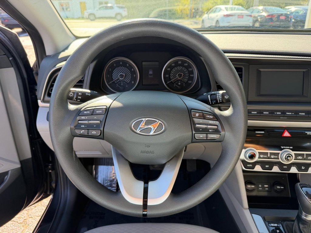 Used 2020 Hyundai Elantra SE FWD image 34