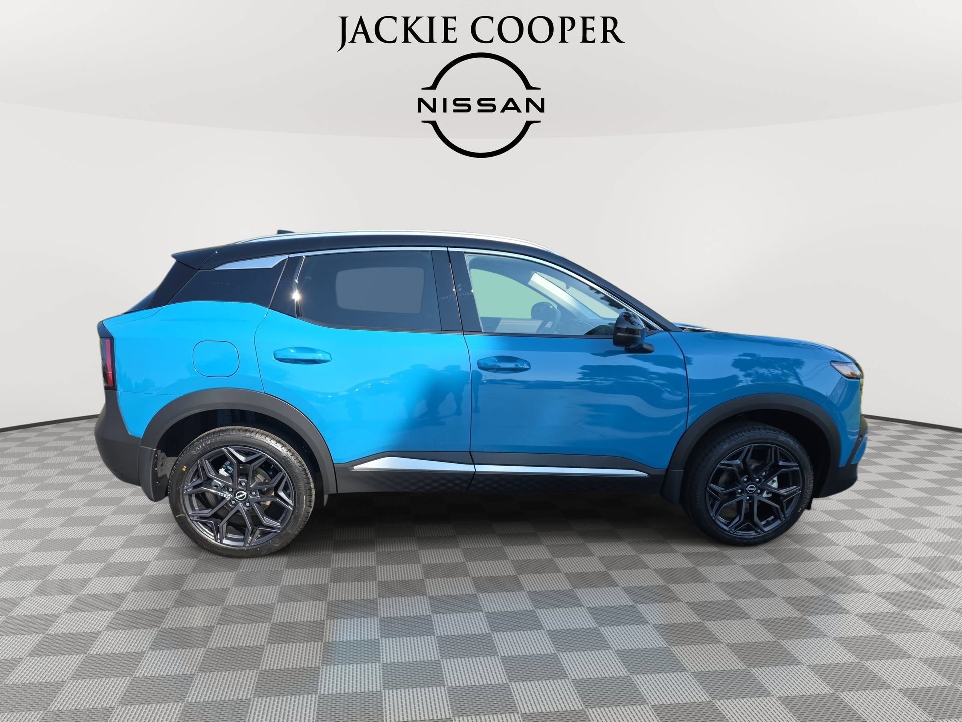 New 2026 Nissan Kicks SR w/ SR Premium Package FWD image 4