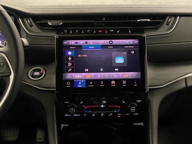 New 2025 Jeep Grand Cherokee L Limited w/ Black Appearance Package image 9