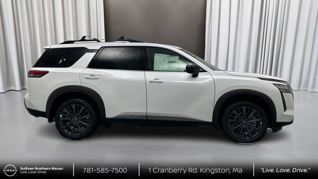 New 2026 Nissan Pathfinder SL w/ SL Premium Package image 4