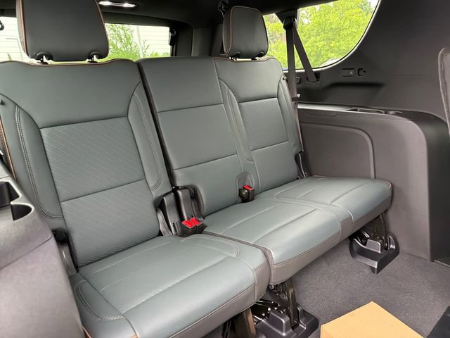 New 2026 GMC Yukon XL AT4 w/ AT4 Premium Plus Package AWD/4WD image 23