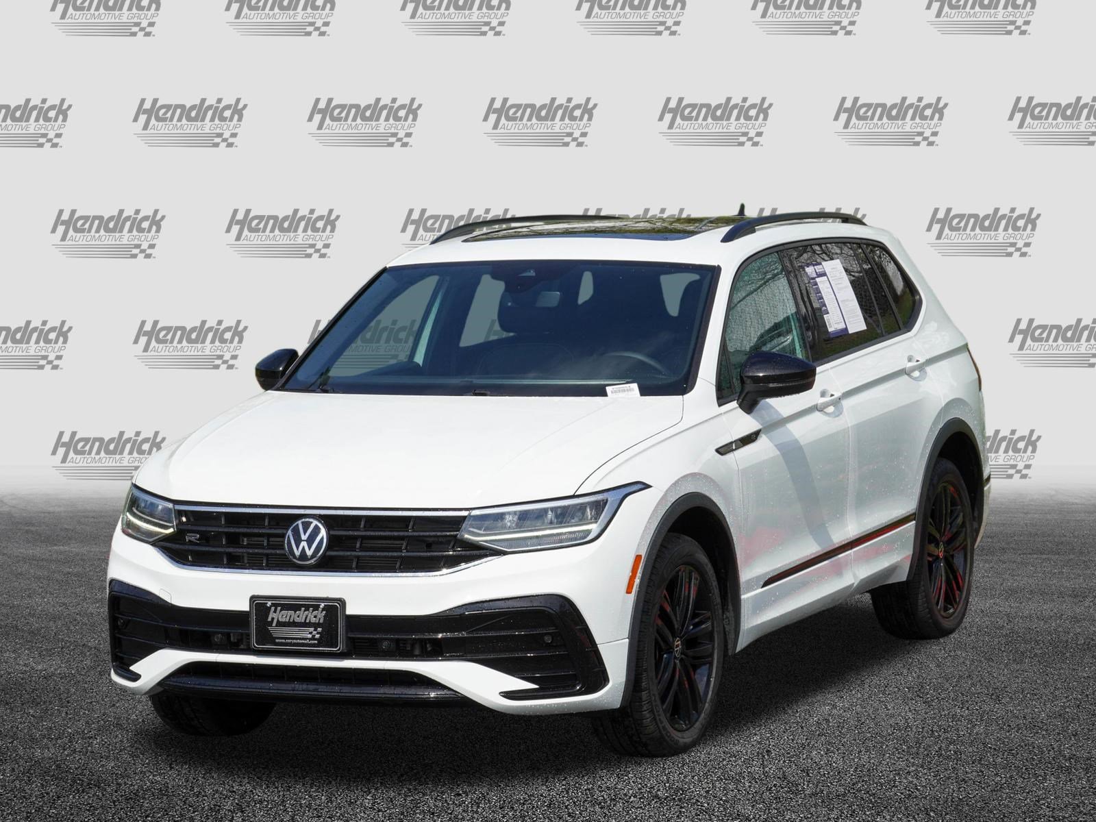 Used 2022 Volkswagen Tiguan SE R-Line AWD/4WD image 5