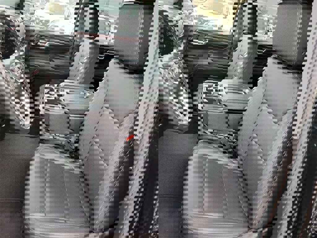 Used 2024 GMC Sierra 1500 SLT image 16