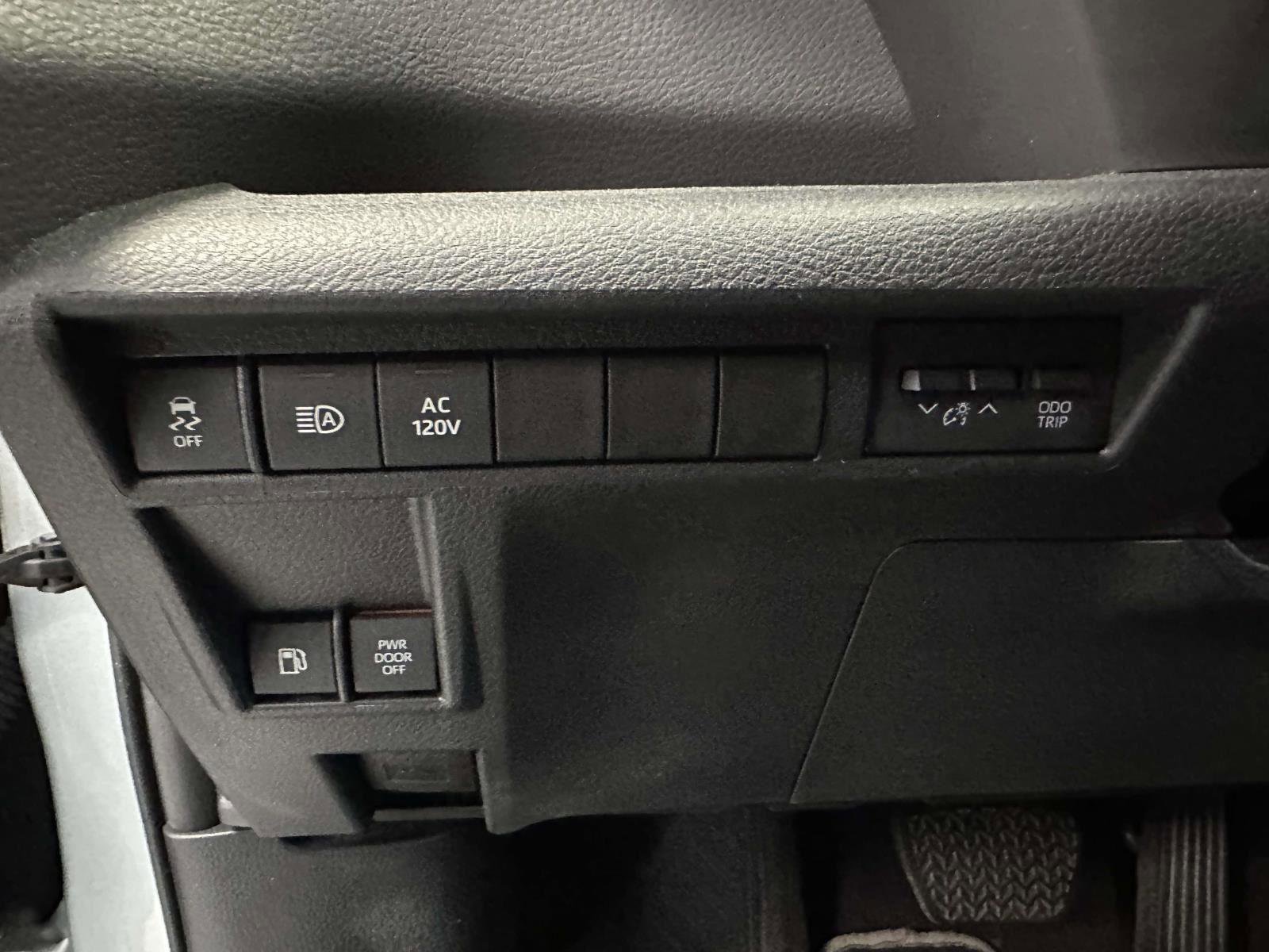 Certified 2023 Toyota Sienna XSE AWD/4WD image 25