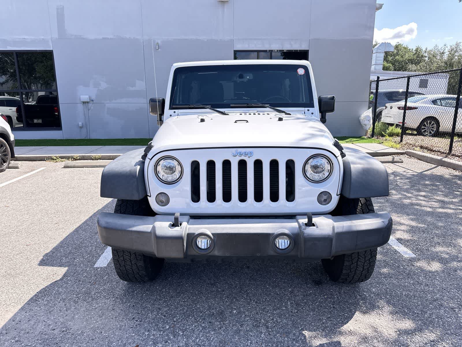 Used 2017 Jeep Wrangler Unlimited Rubicon w/ Connectivity Group AWD/4WD image 12