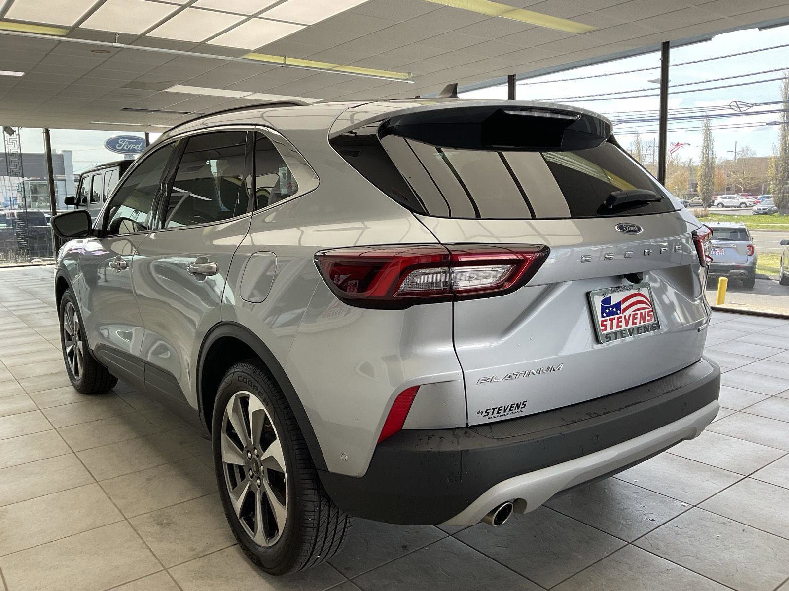 Used 2023 Ford Escape Platinum w/ Premium Technology Package AWD/4WD image 7