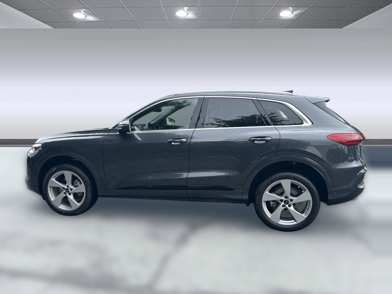 New 2025 Audi Q5 Premium Plus image 2