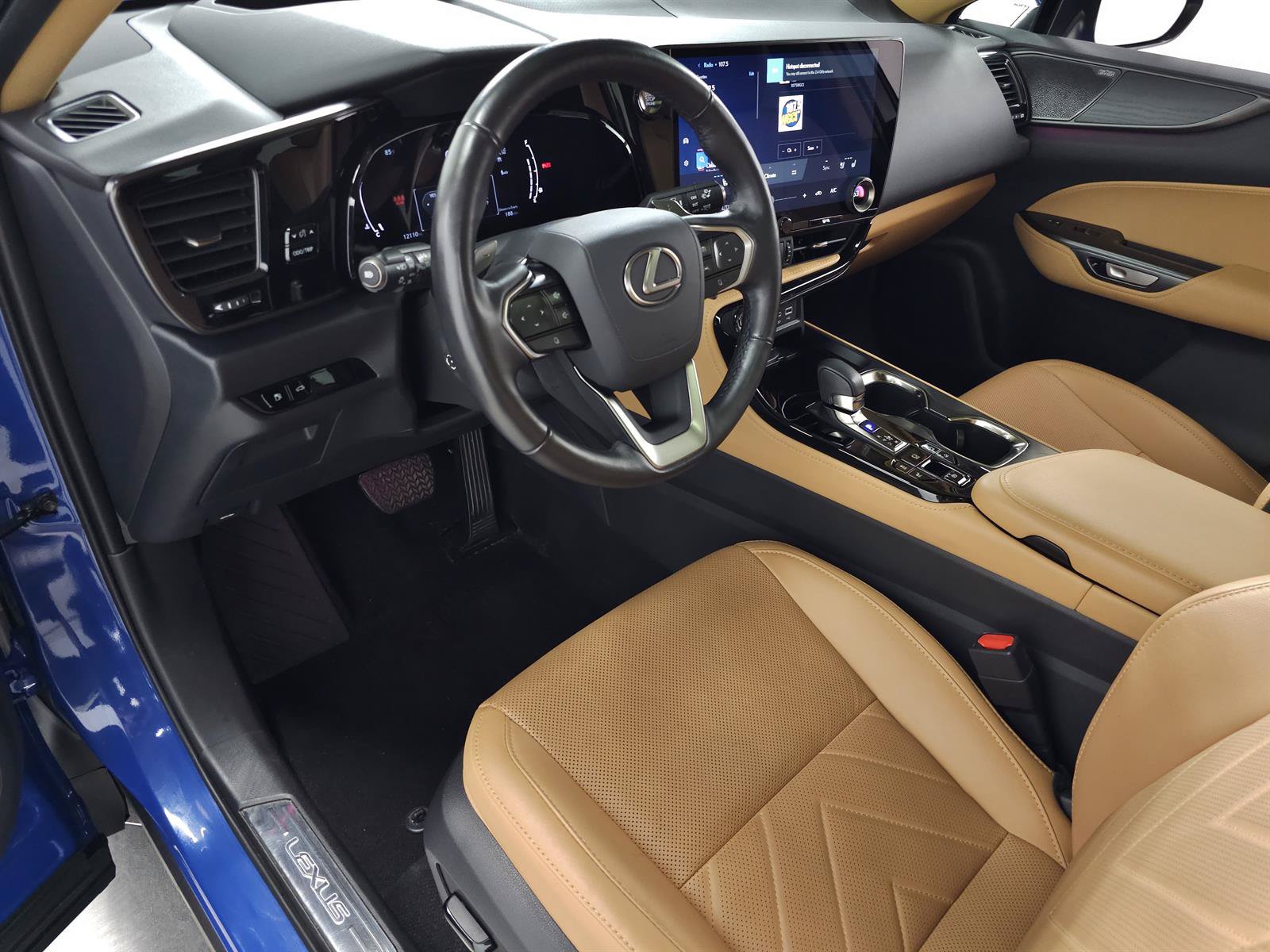 Certified 2025 Lexus NX 350 AWD w/ Accessory Package (2T) image 18