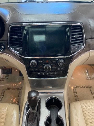 Used 2020 Jeep Grand Cherokee Overland RWD image 27