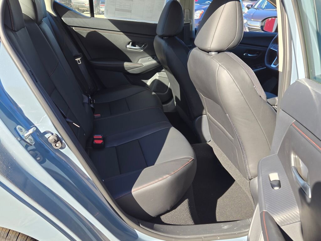 Used 2025 Nissan Sentra SR w/ SR Premium Package image 7