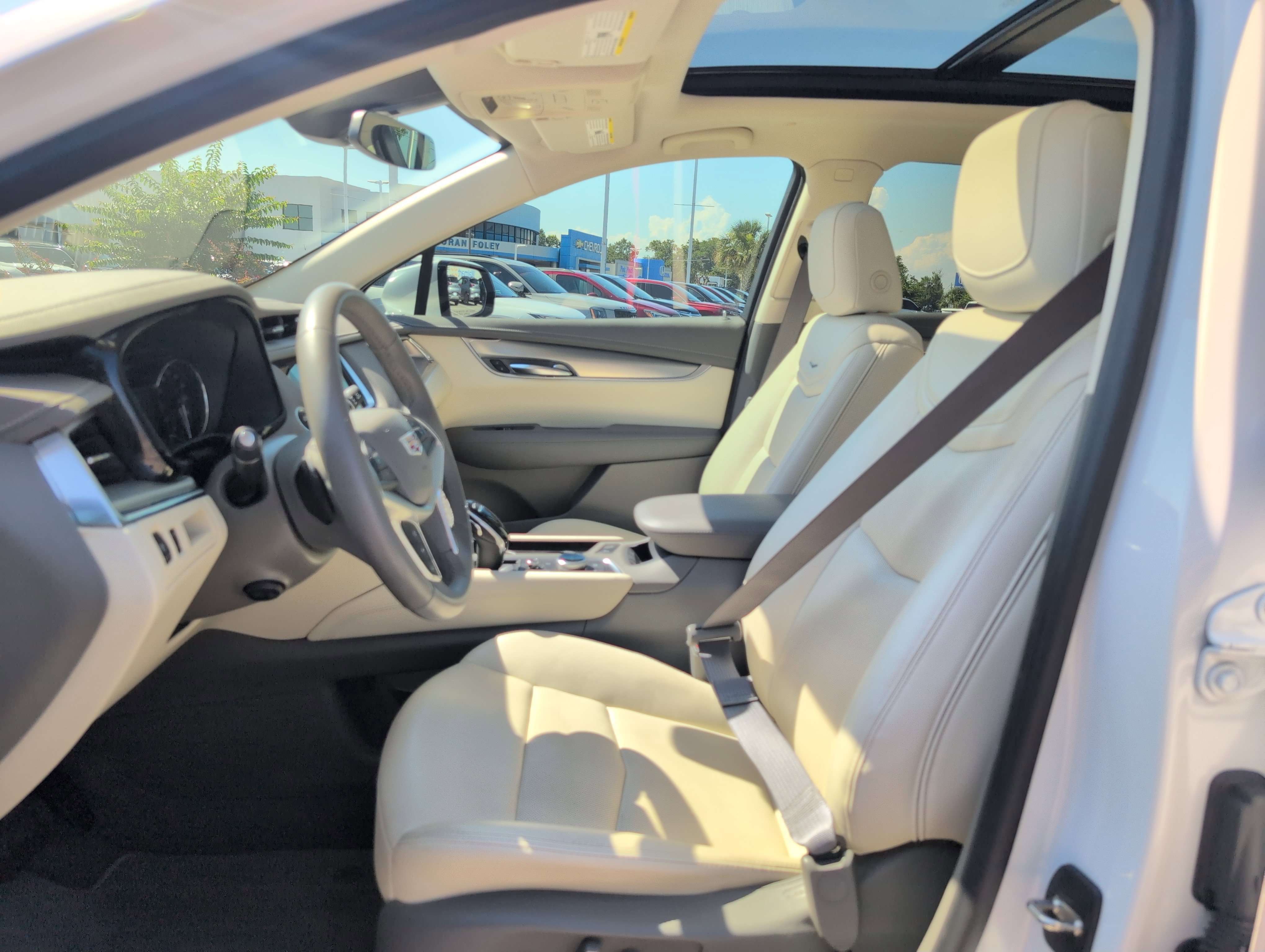 Certified 2022 Cadillac XT5 Premium Luxury FWD image 13