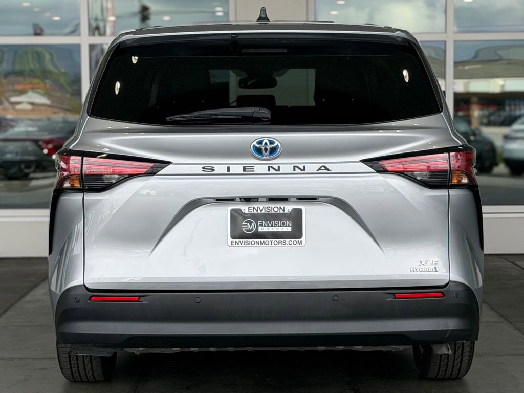 Certified 2021 Toyota Sienna XLE FWD image 13