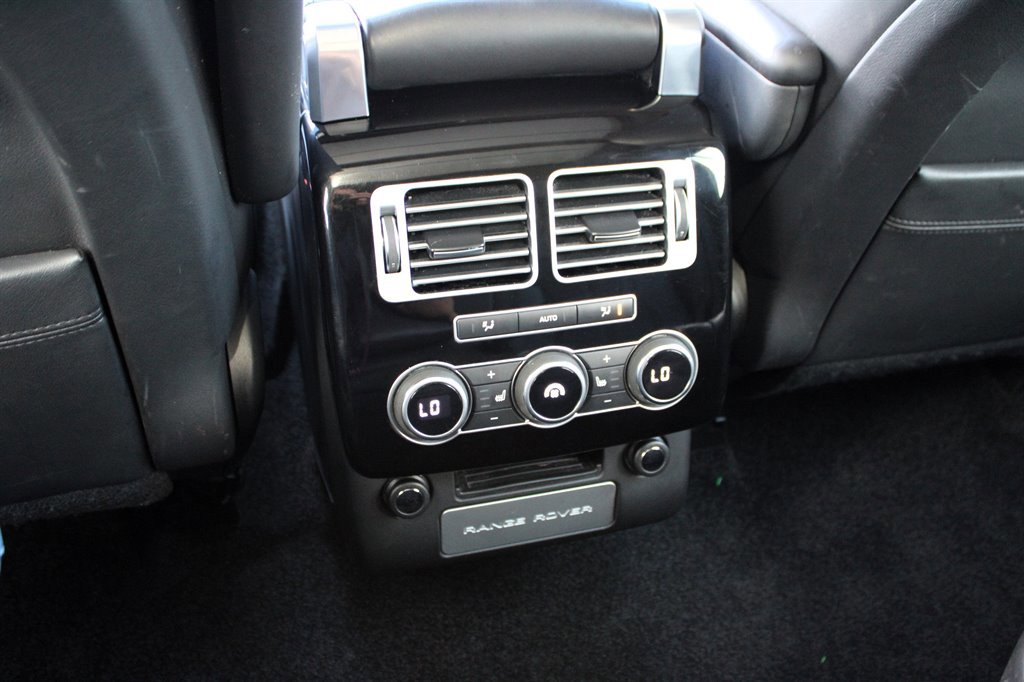Used 2017 Land Rover Range Rover HSE image 22