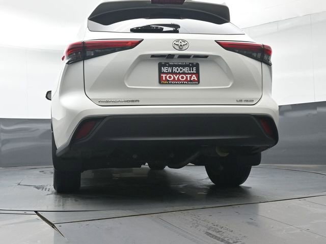 Certified 2021 Toyota Highlander LE image 35