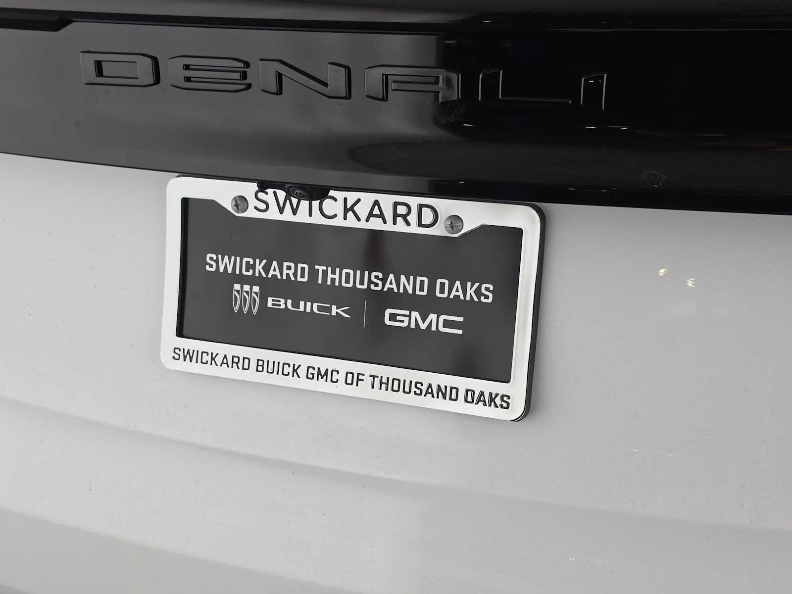 New 2027 GMC Acadia Denali w/ LPO, Black Badging Package FWD image 14