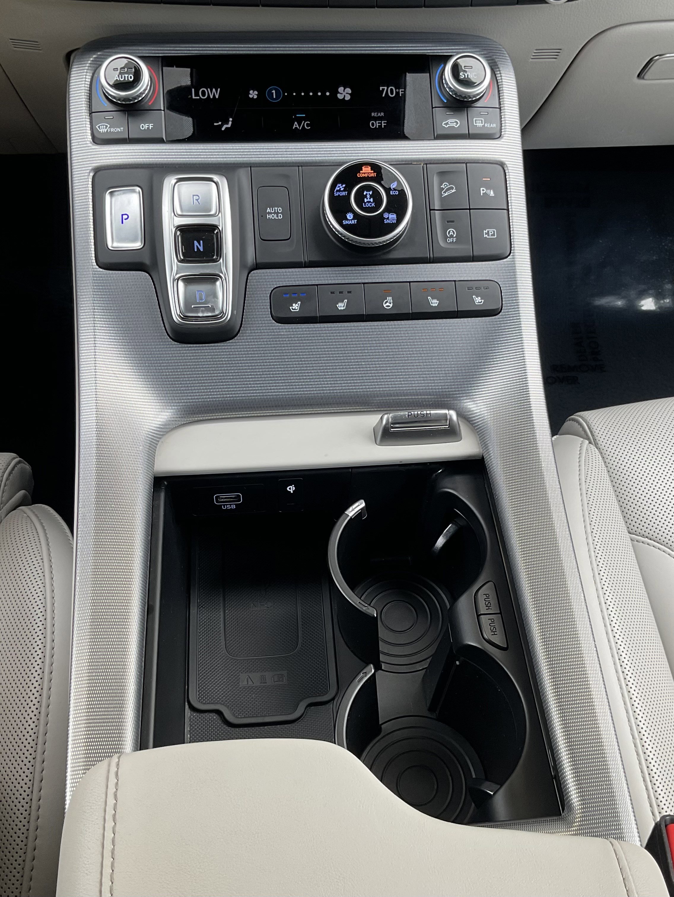Used 2024 Hyundai Palisade Calligraphy image 23