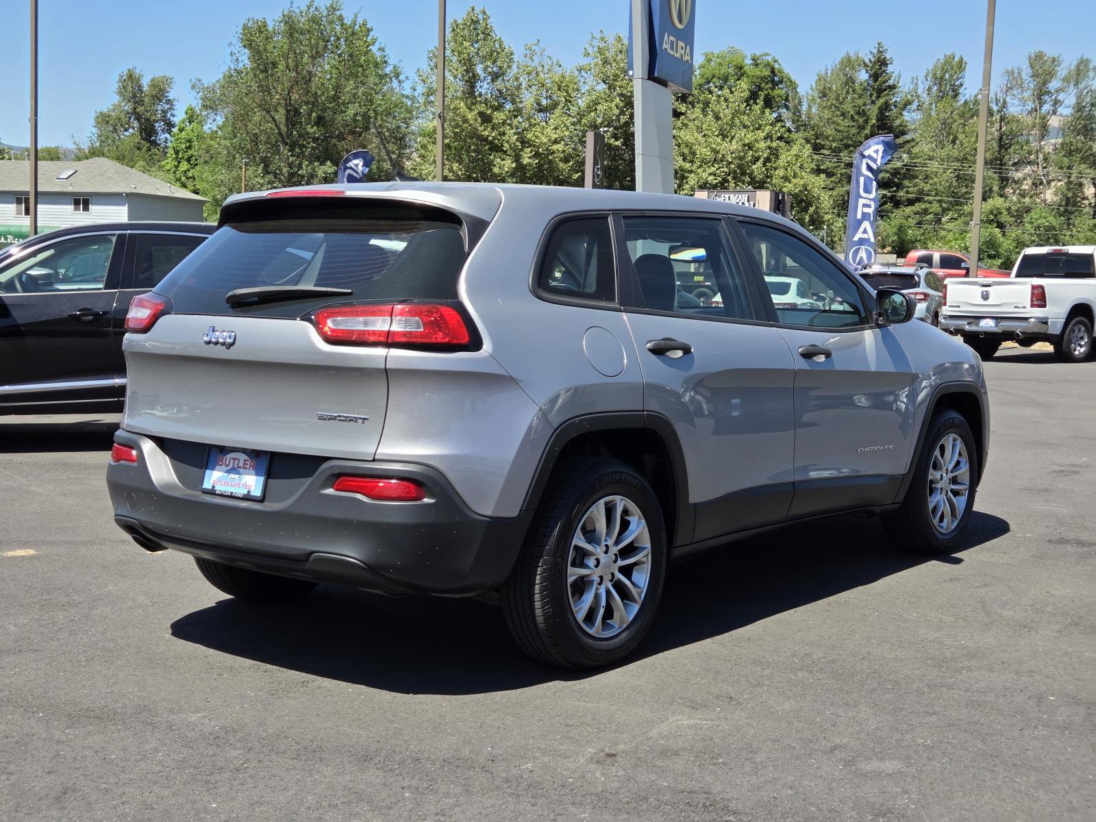 Used 2016 Jeep Cherokee Sport AWD/4WD image 5