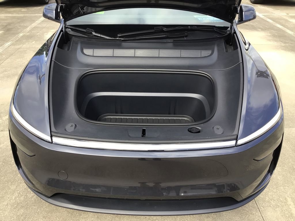 Used 2026 Tesla Model Y 2WD image 30