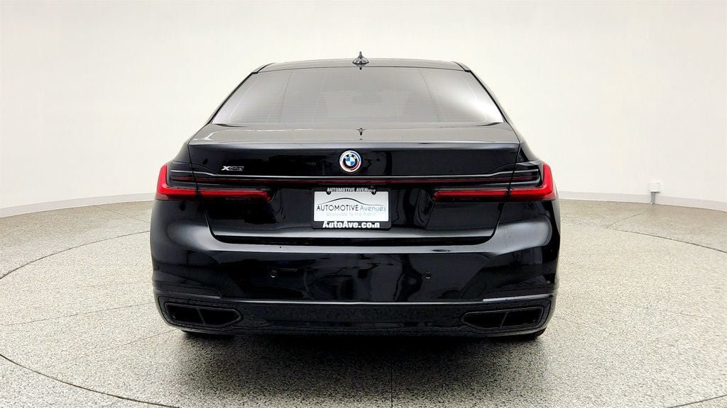Used 2022 BMW 740i xDrive w/ Premium Package AWD/4WD image 6