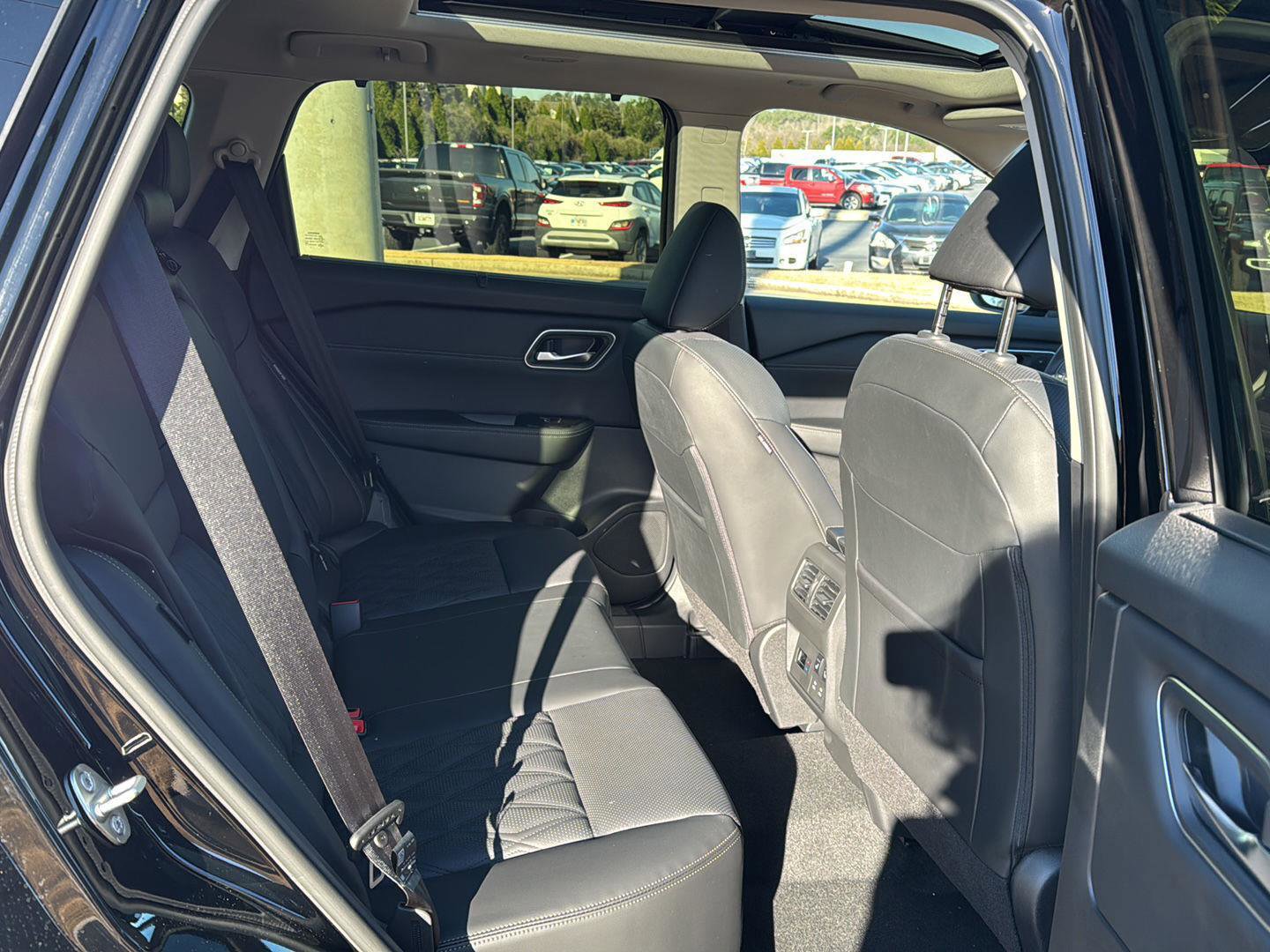 New 2026 Nissan Rogue Platinum w/ Platinum Premium Package image 11