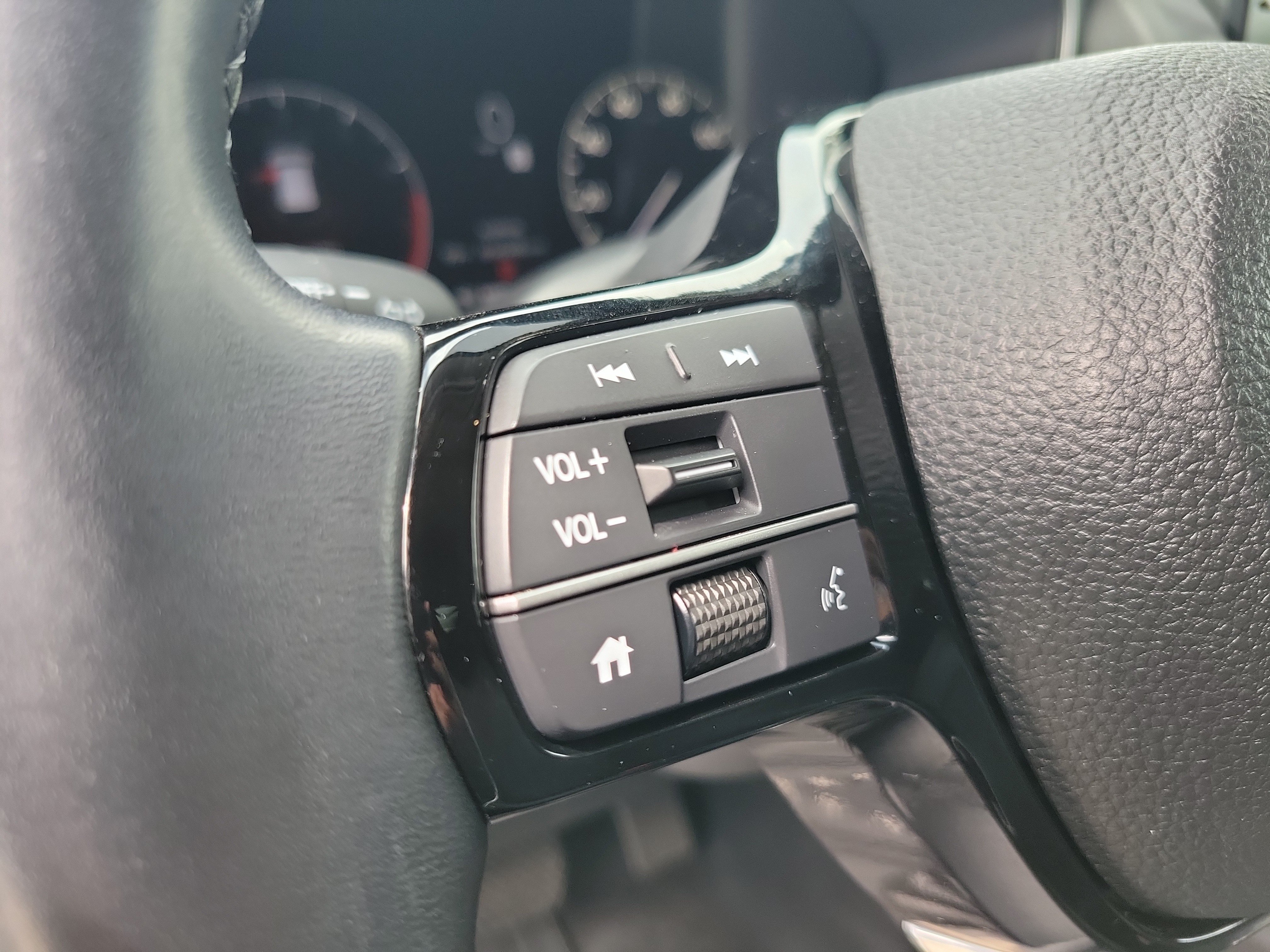 Used 2025 Honda Pilot Touring image 27