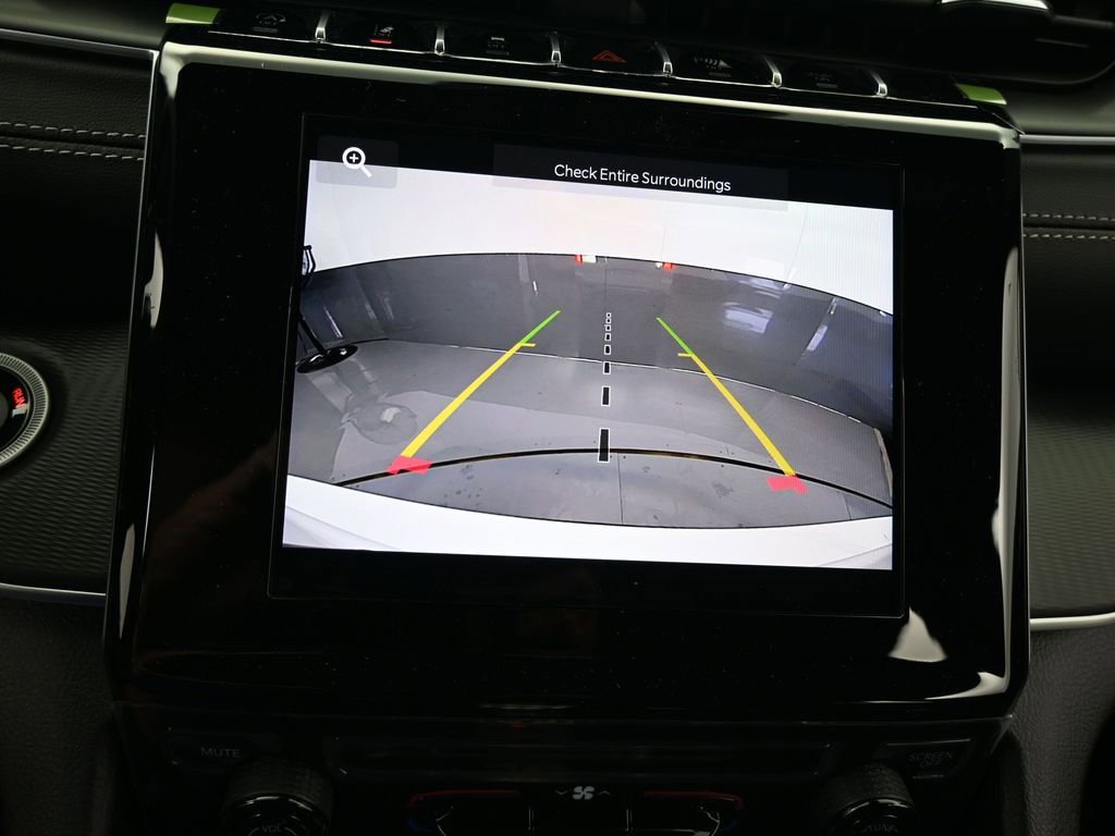 Used 2025 Jeep Grand Cherokee L Laredo image 10