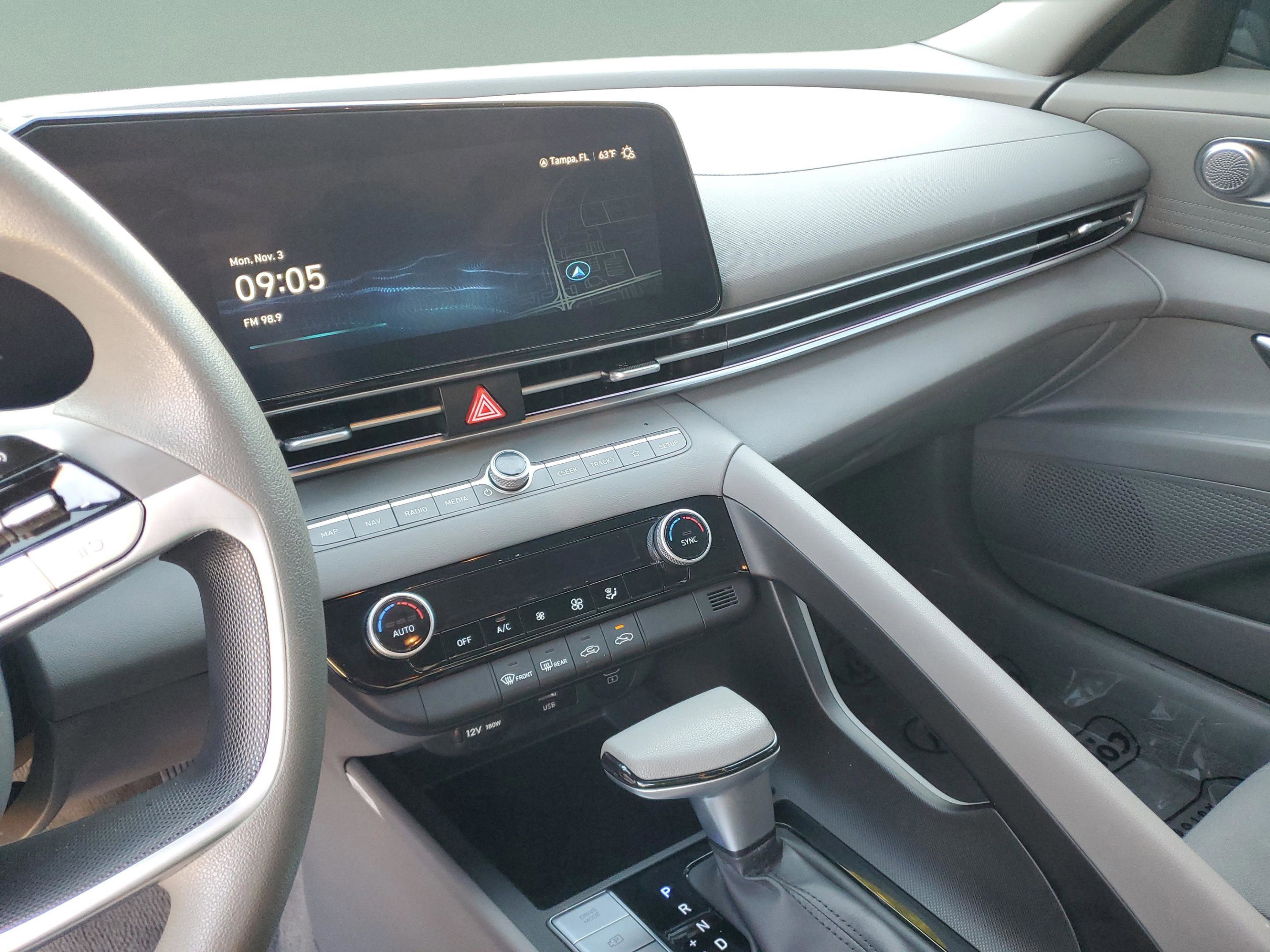 Used 2024 Hyundai Elantra SEL image 22