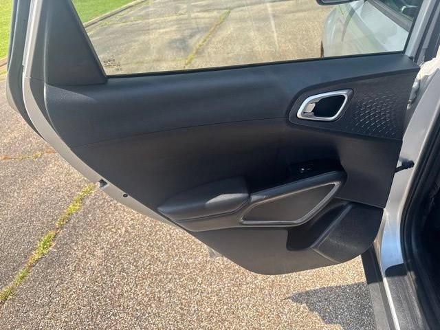 Used 2020 Kia Soul S FWD image 10