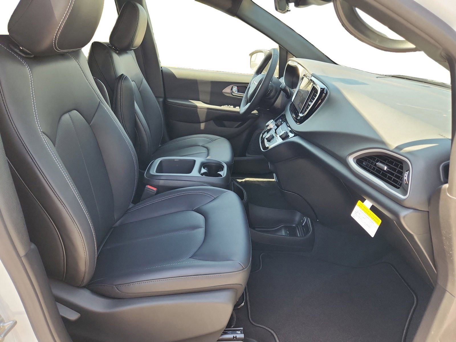 New 2026 Chrysler Voyager LX image 14