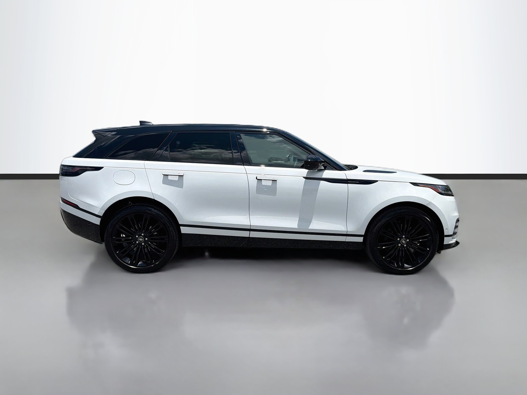 Used 2026 Land Rover Range Rover Velar Dynamic SE AWD/4WD image 6