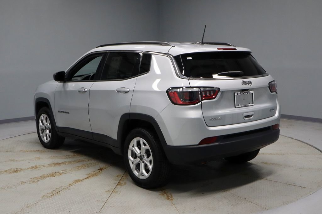 Used 2025 Jeep Compass Latitude image 7