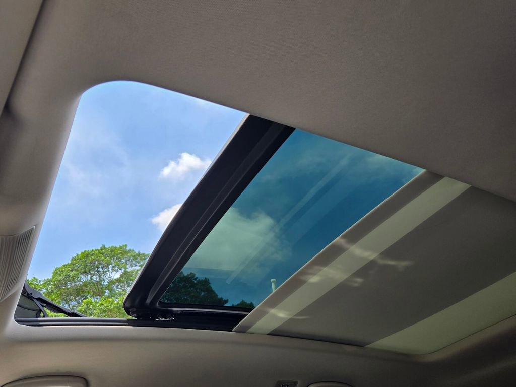 Used 2024 Volkswagen Atlas SEL Premium R-Line image 22