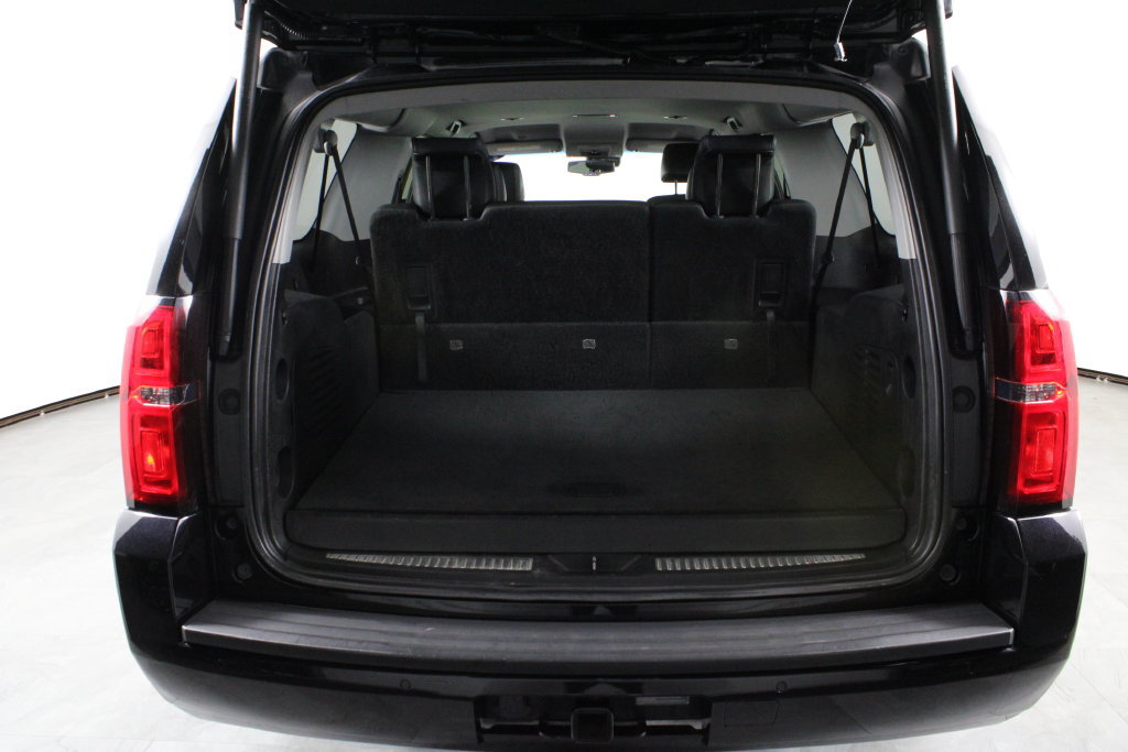 Used 2019 Chevrolet Suburban LT RWD image 16