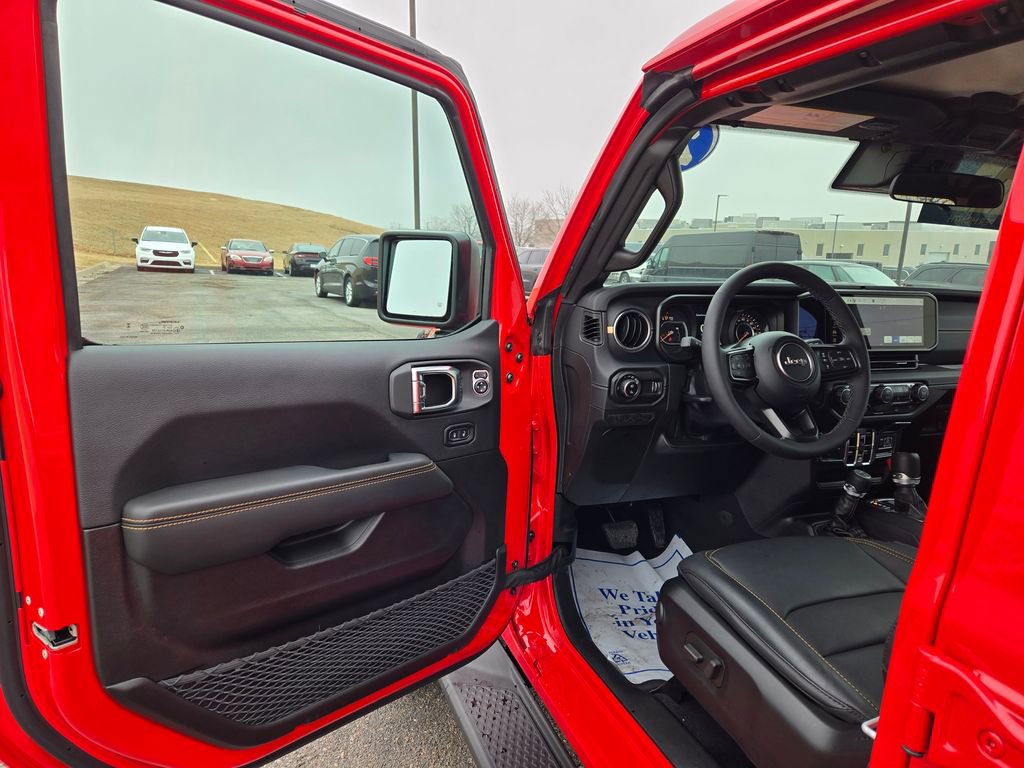 Used 2025 Jeep Gladiator High Tide image 14
