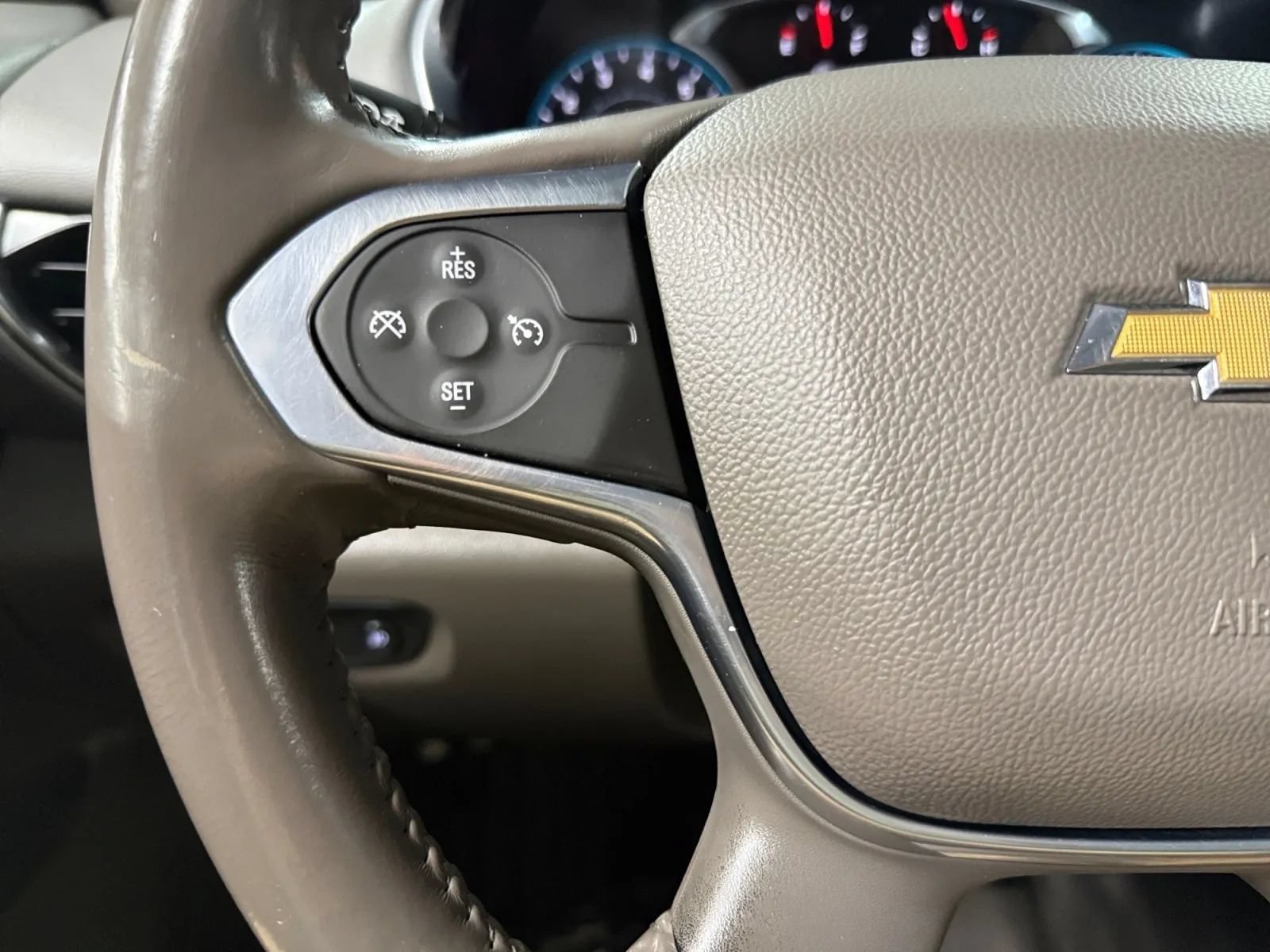 Used 2021 Chevrolet Traverse LT w/ LT Premium Package AWD/4WD image 27