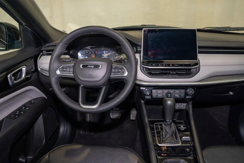 Used 2024 Jeep Compass Limited image 6