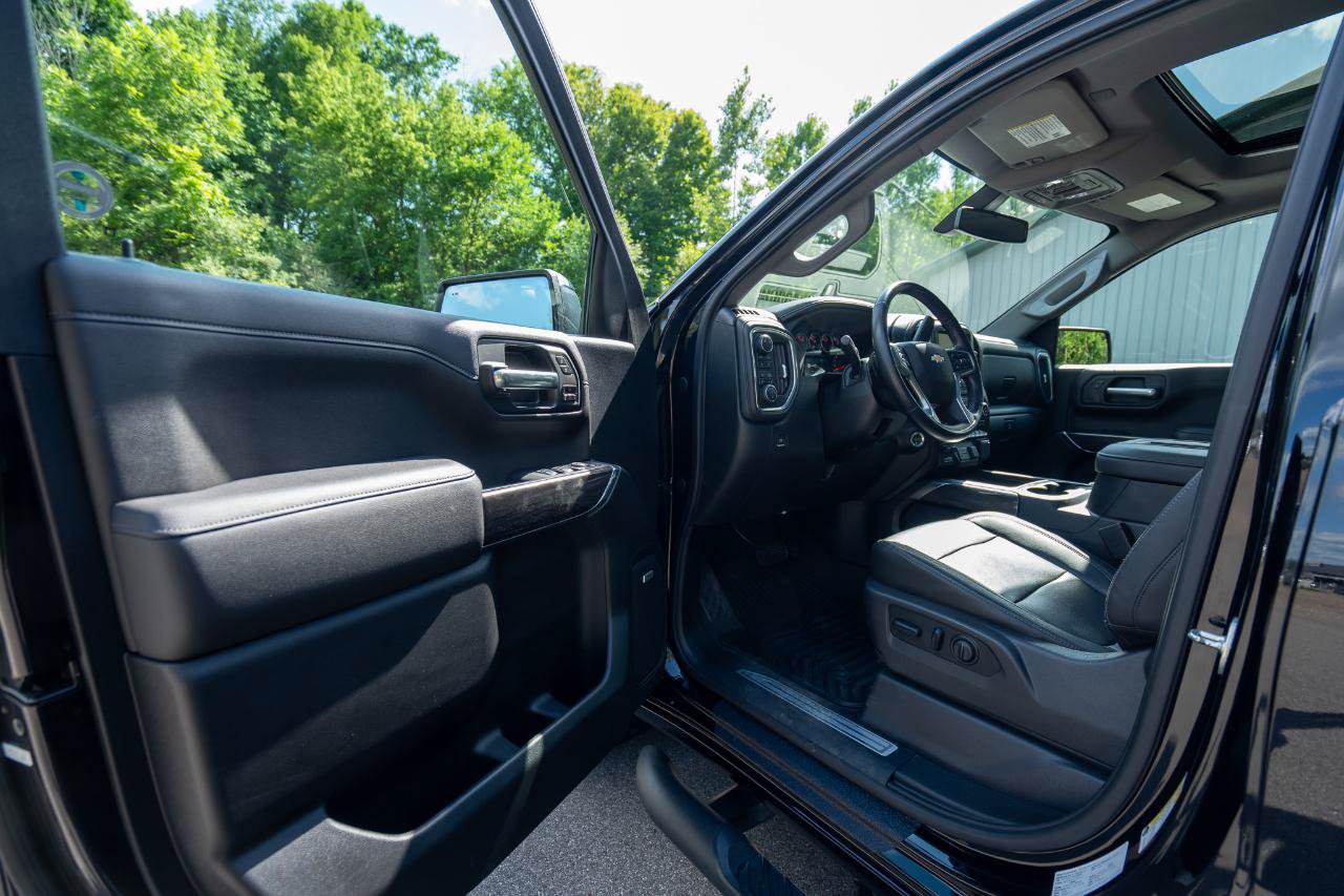 Used 2019 Chevrolet Silverado 1500 LTZ w/ LTZ Plus Package AWD/4WD image 11