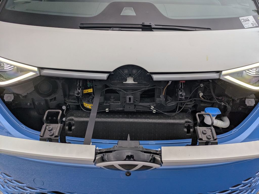 Used 2025 Volkswagen ID. Buzz 1st Edition AWD/4WD image 9