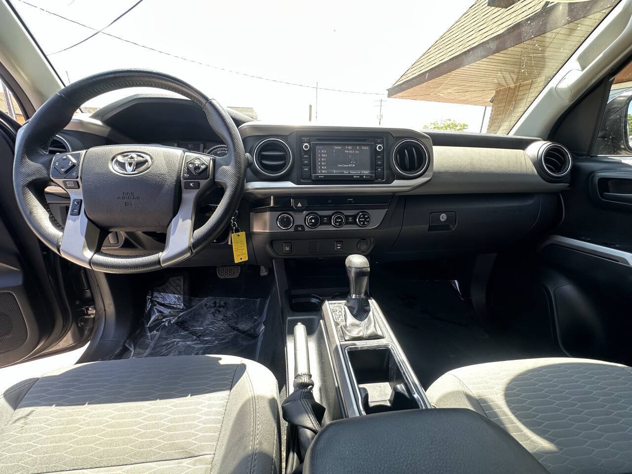 Used 2017 Toyota Tacoma SR5 w/ Tow Package AWD/4WD image 19