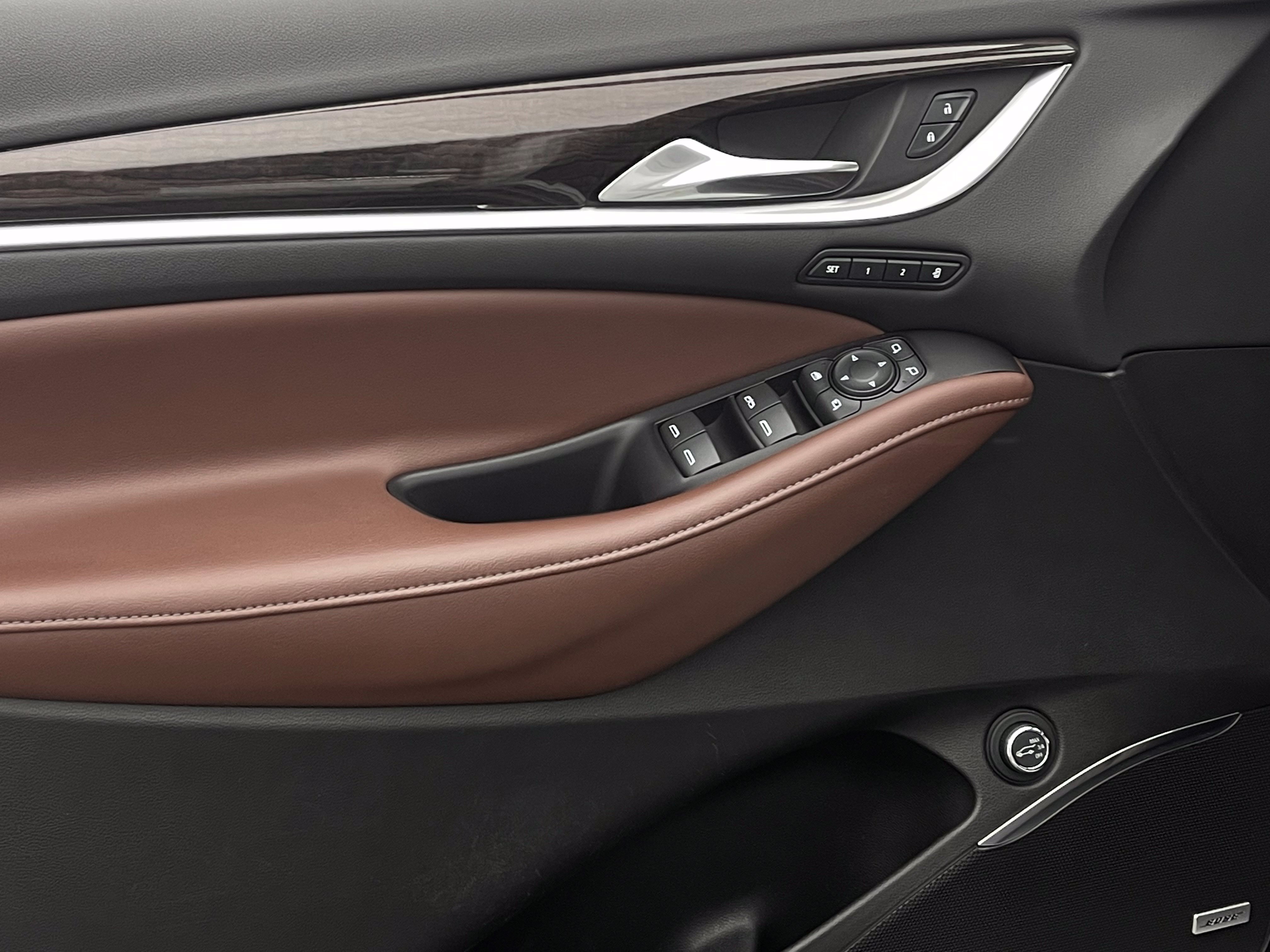 Used 2020 Buick Enclave Avenir w/ Avenir Technology Package FWD image 19