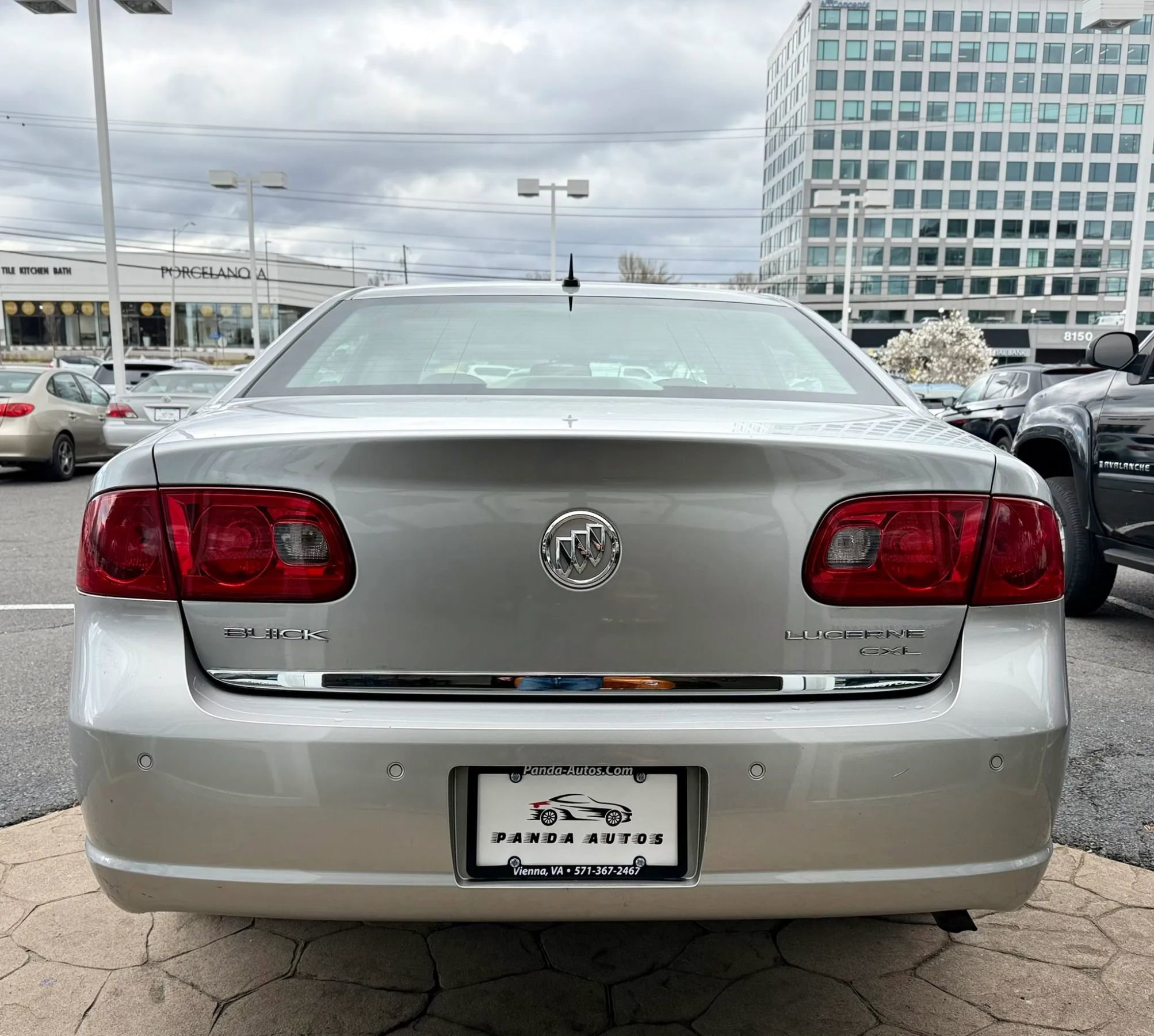 Used 2008 Buick Lucerne CXL w/ Driver Confidence Package image 6
