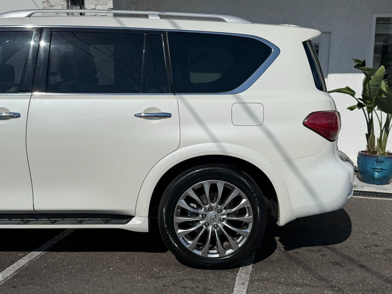 Used 2016 INFINITI QX80 4WD w/ 22" Wheel Package image 10