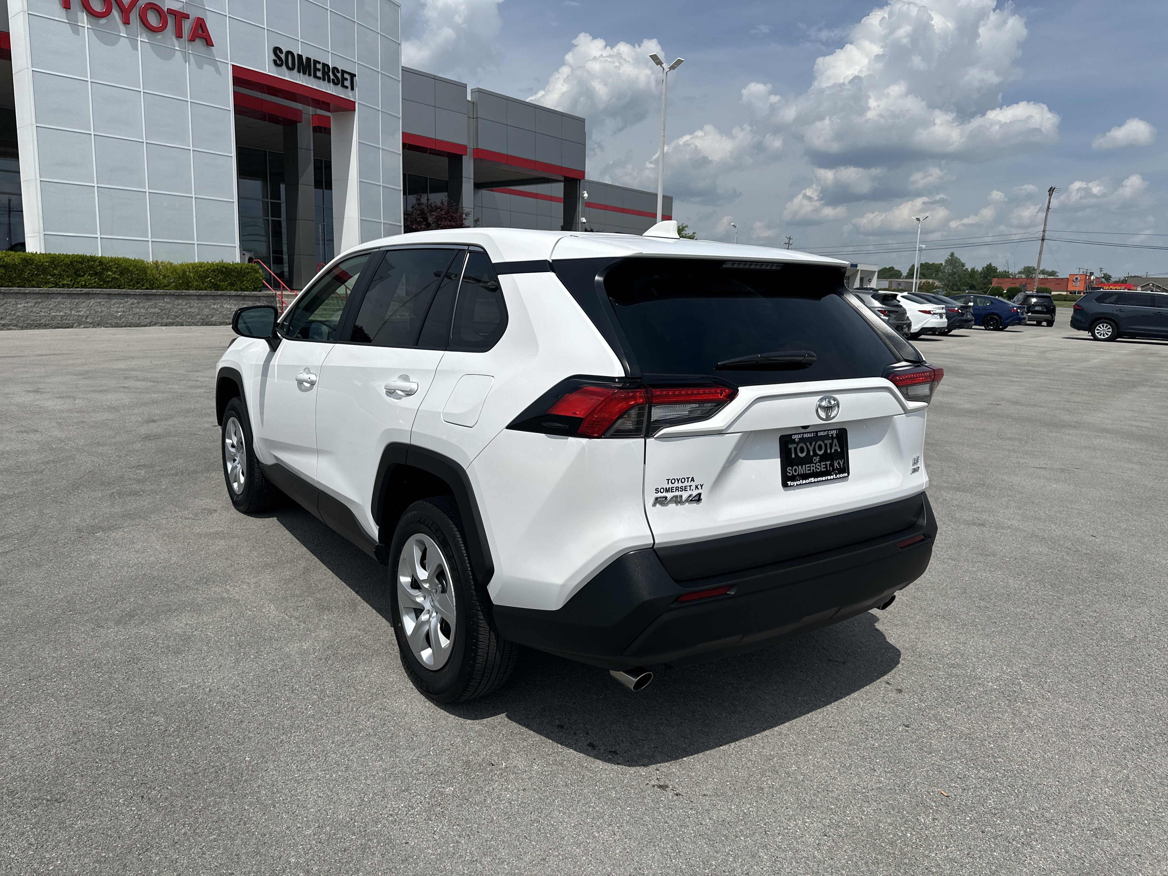 Certified 2025 Toyota RAV4 LE AWD/4WD image 9