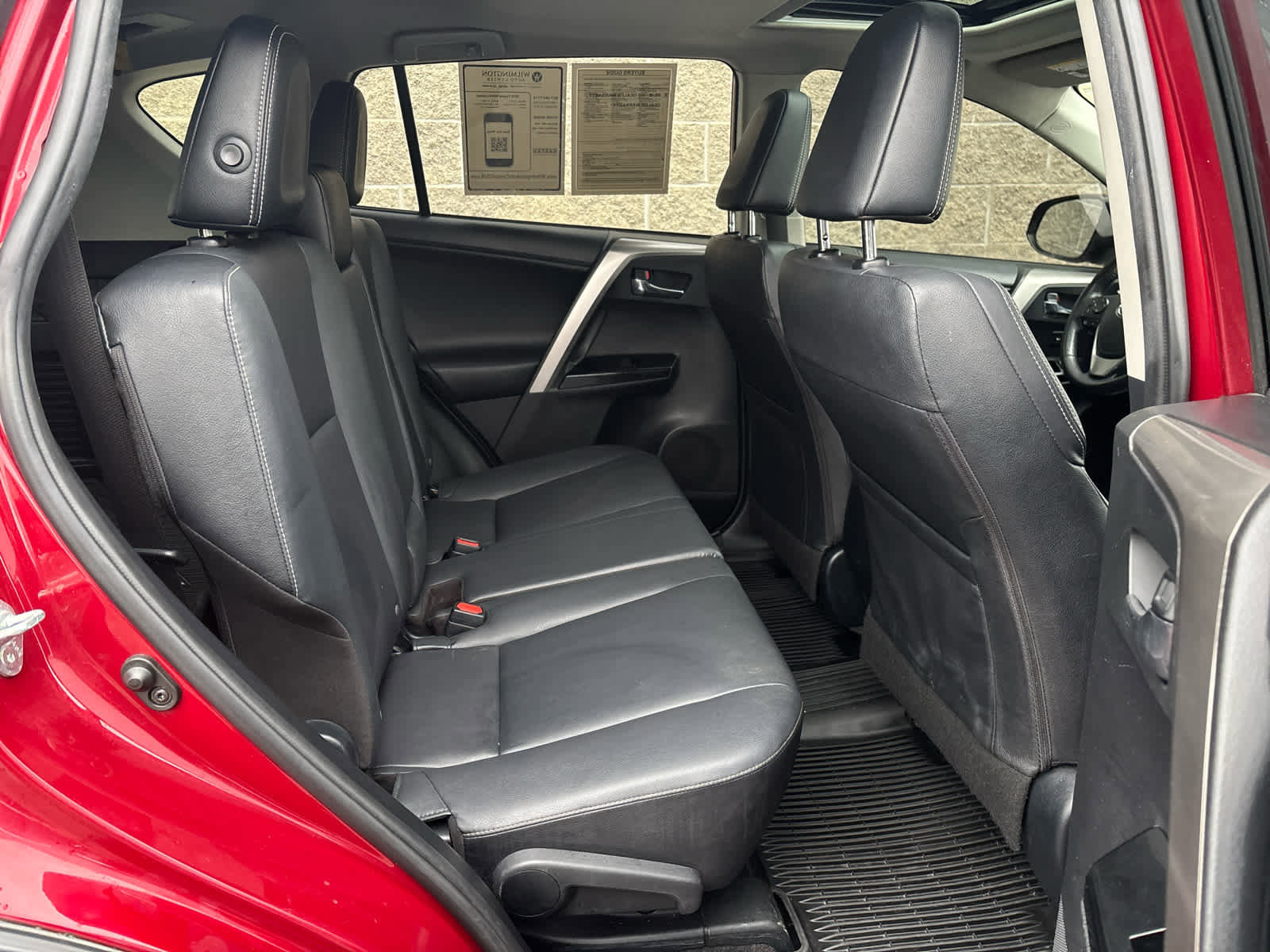 Used 2018 Toyota RAV4 Limited image 25