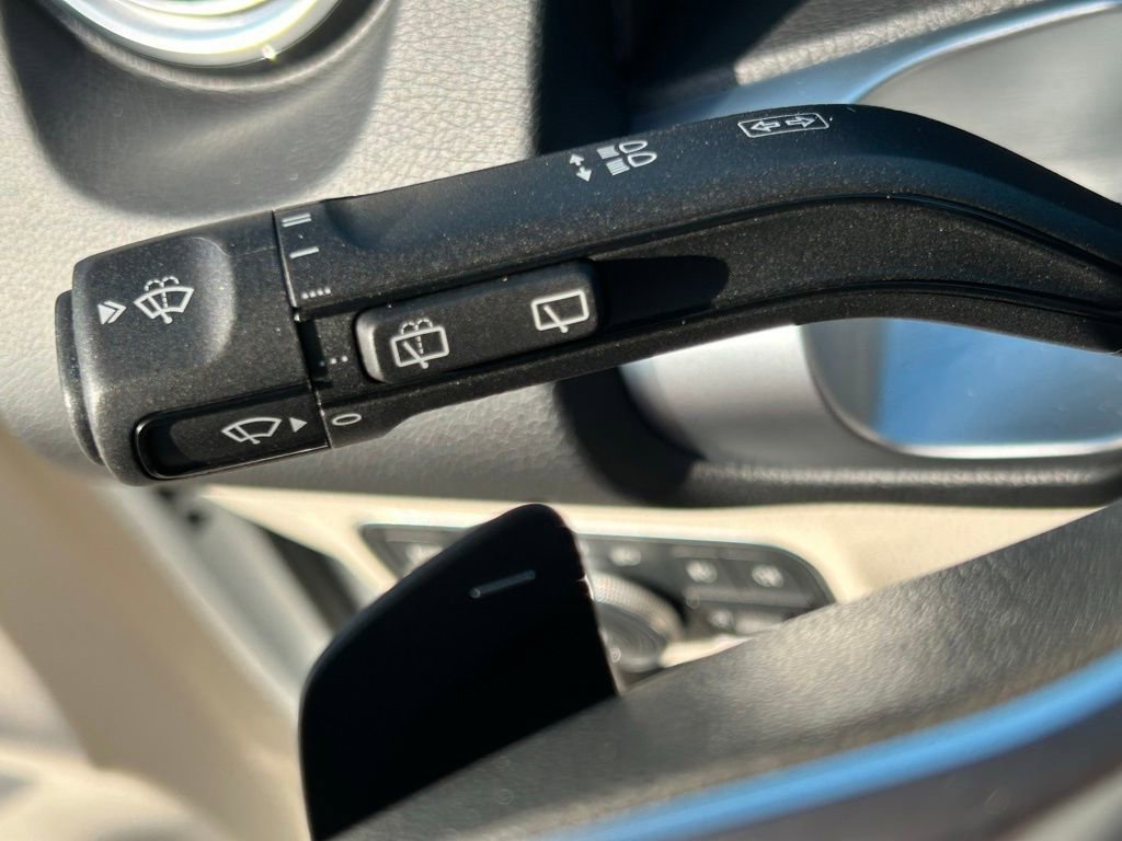 Used 2023 Mercedes-Benz GLB 250 4MATIC image 23