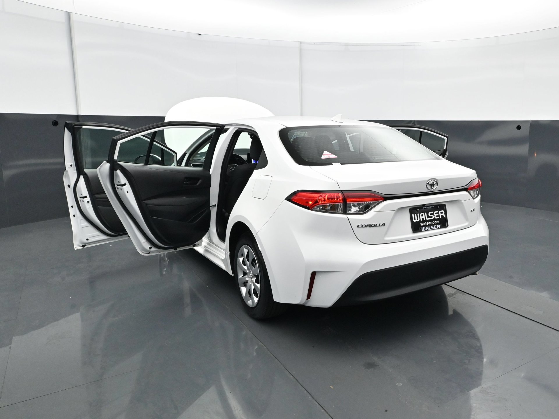 Used 2024 Toyota Corolla LE FWD image 30