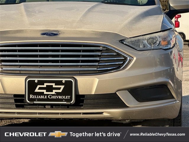 Used 2018 Ford Fusion S image 3