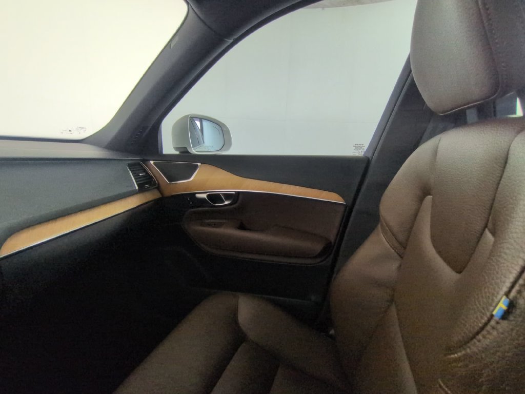Used 2021 Volvo XC90 T6 Momentum w/ Advanced Package AWD/4WD image 28