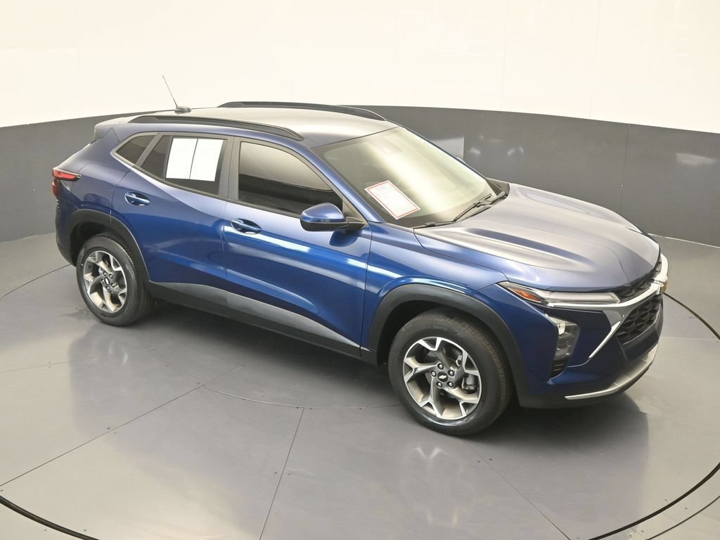 Used 2024 Chevrolet Trax LT FWD image 48